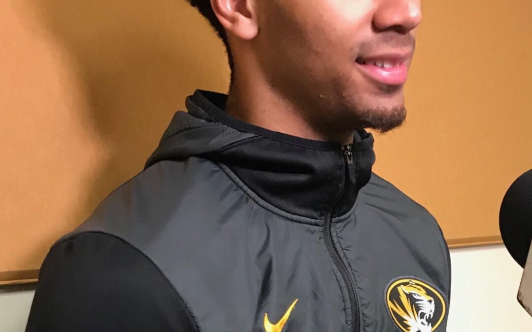 On A Snowy Night In Columbia, Tigers Make It Rain