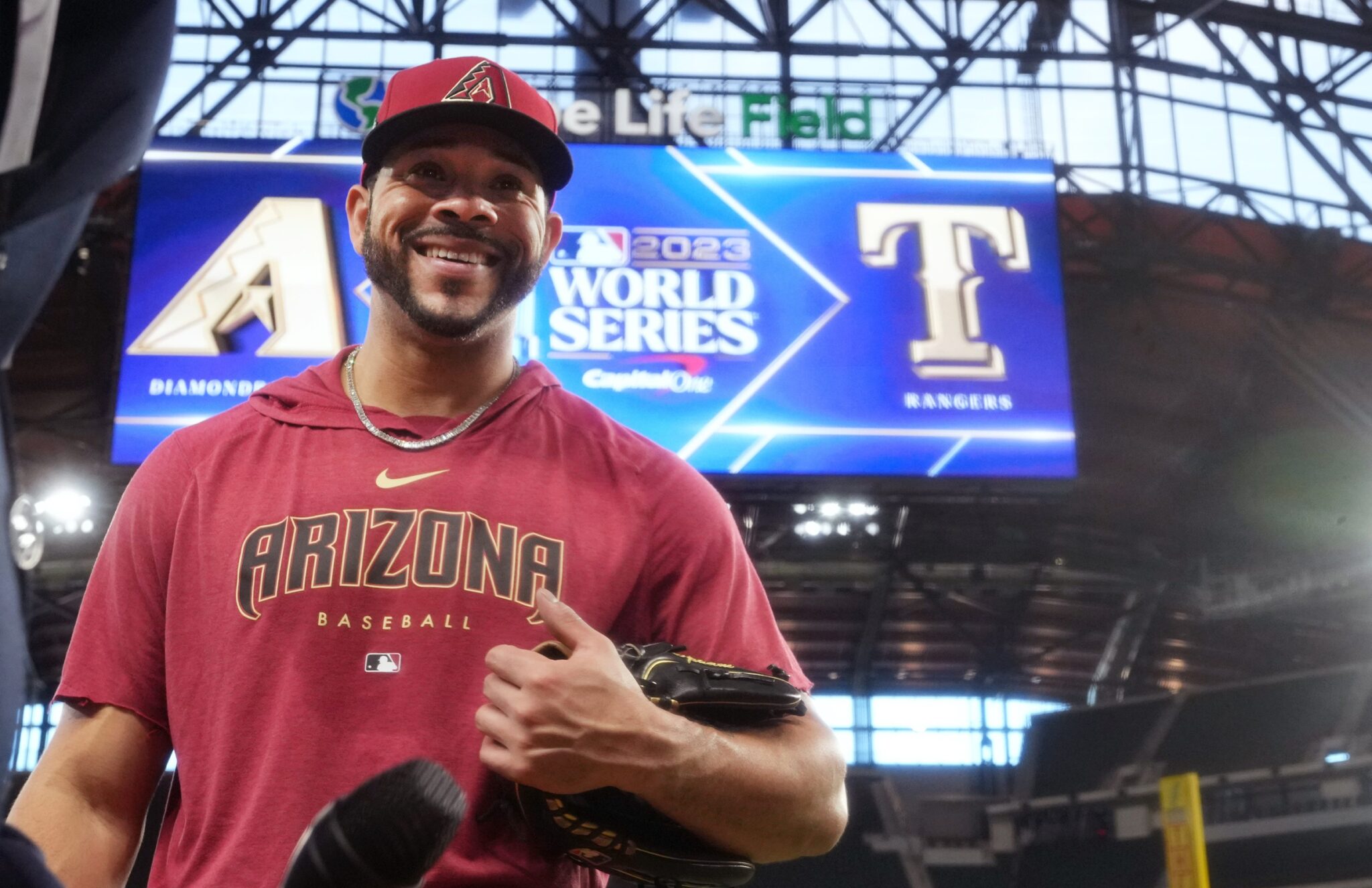 Bernie Who Will Win The World Series, Diamondbacks Or Rangers? Scoops